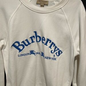 Beautiful Burberry sweatshirt